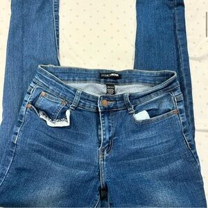 Fashion Nova ripped knee jeans size 9/10